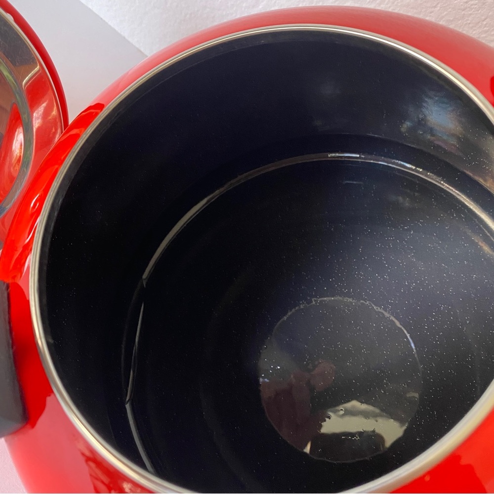 Le Creuset Cherry Red Whistling Kettle - Picture 9 of 11